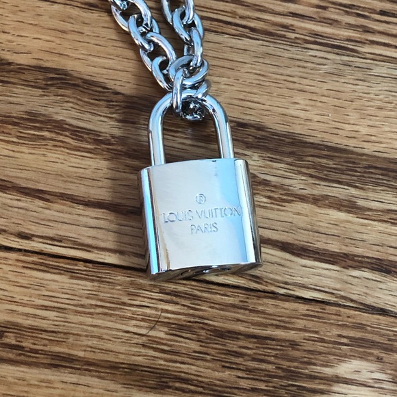 authentic Louis Vuitton lock necklace - Picture 4 of 5